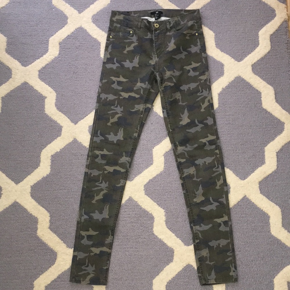 H&M Camo Skinny Pants